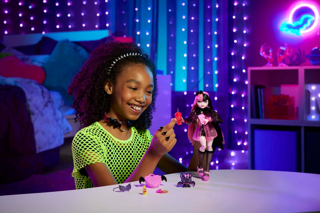 Monster High Doll with Pink & Black Hair U978462