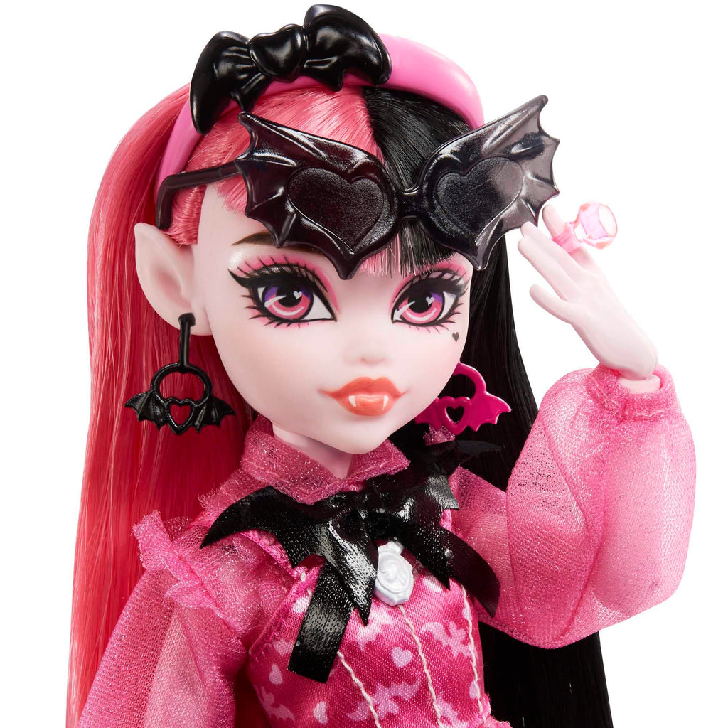 Monster High Doll with Pink & Black Hair U978462